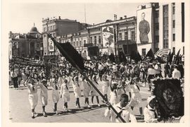 . Парад физкультурников на площади Павших Борцов, 1935 год.