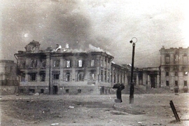 Во время Сталинградской битвы здание было сильно разрушено. 